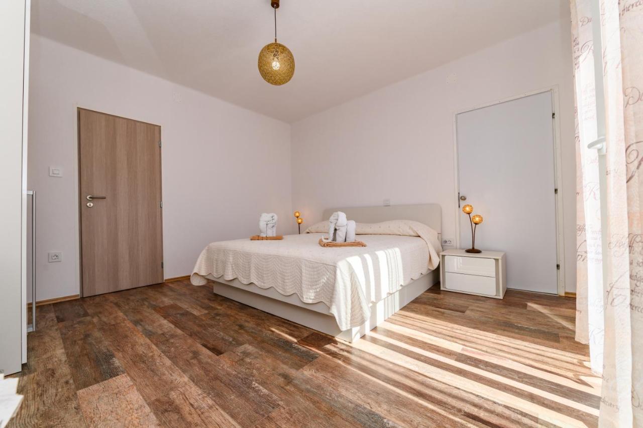 Apartman Paradiso Martinšćica エクステリア 写真